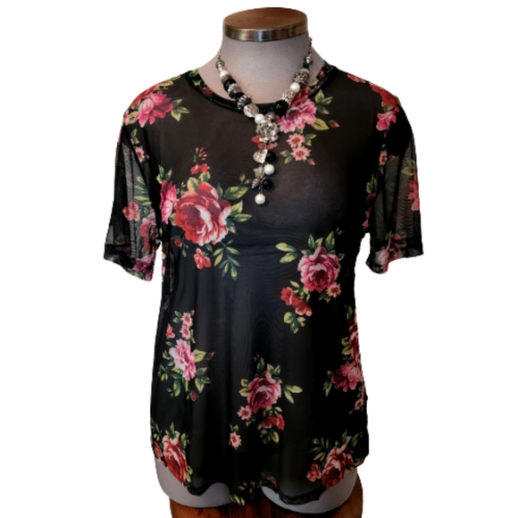 ROSES ☆ FLORAL PRINT ☆  BLACK MESH TEE ☆ 2x ☆ NWOT - Picture 2 of 9